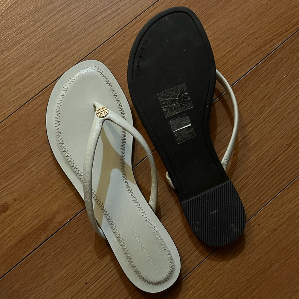 EUC Tory Burch Chelsea Flip Flops